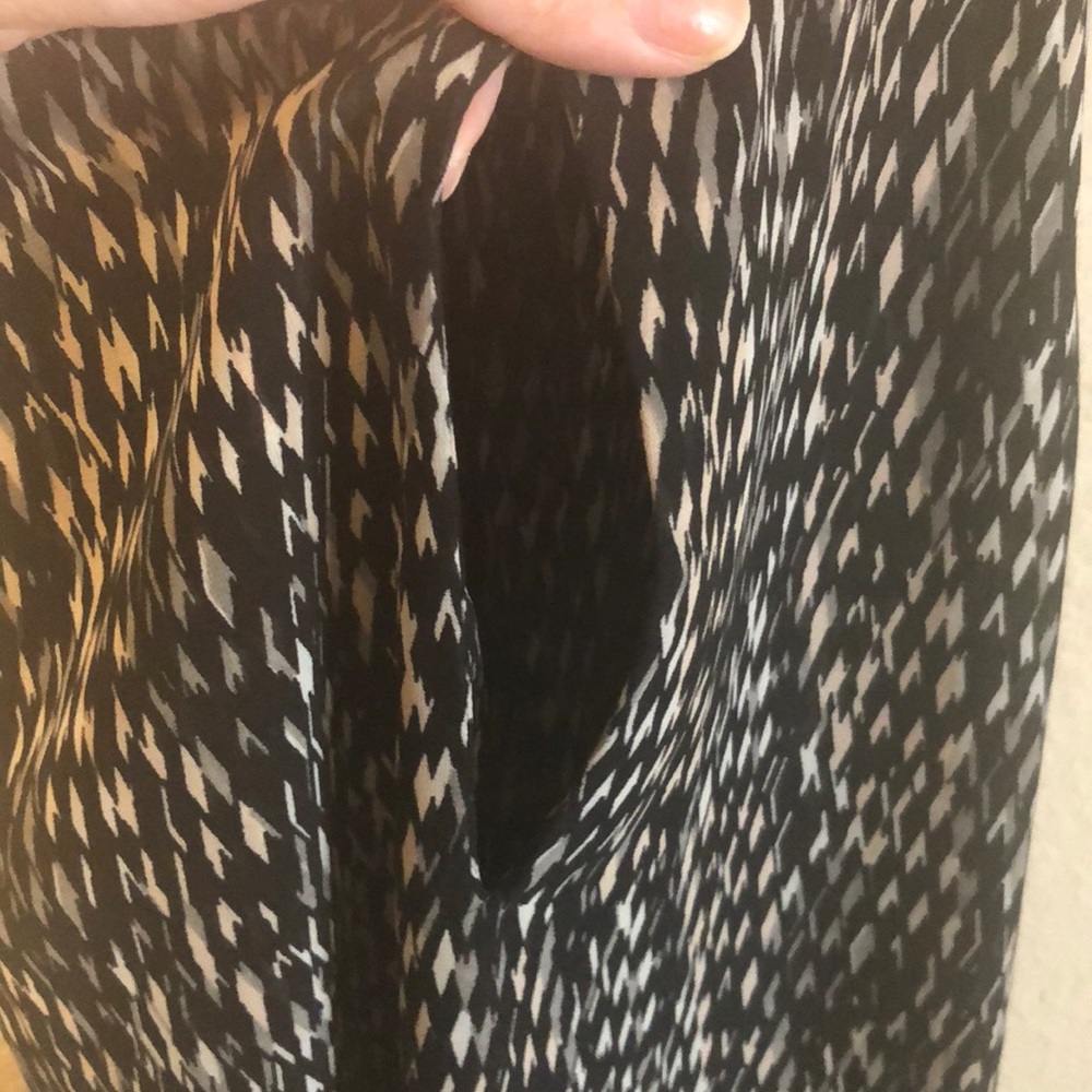 Keyhole Top - Picture 2 of 4